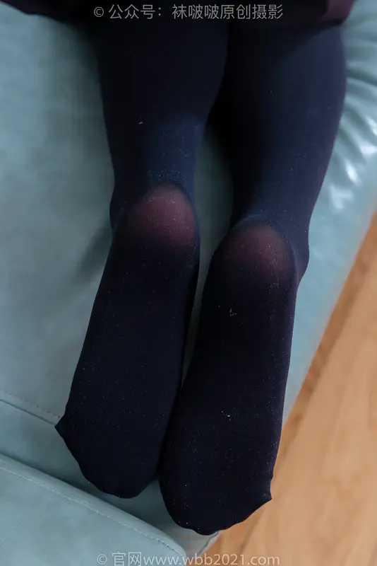 甜甜圈-两双皮鞋、厚肉丝、厚黑丝、ol制服(花絮版) - BoBoSocks袜啵啵